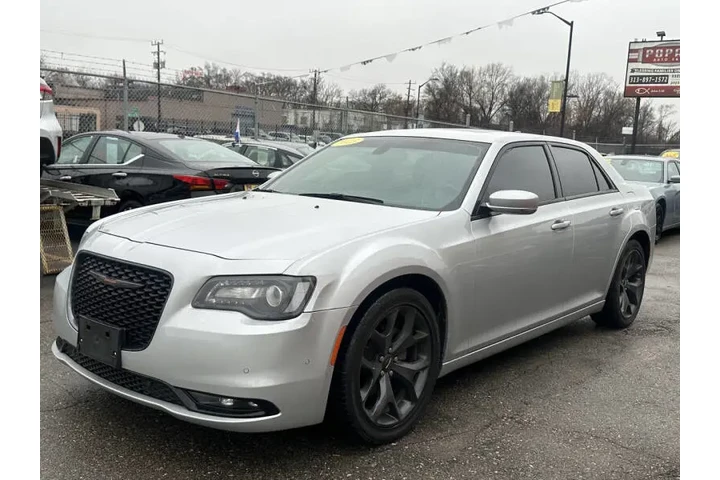 $26995 : 2023 300 S V6 image 4