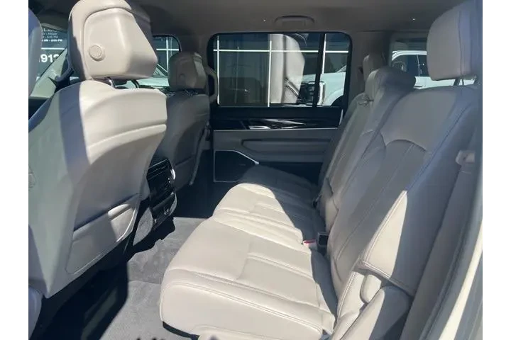 $34983 : Jeep Wagoneer 2022 4x4 Serie image 9