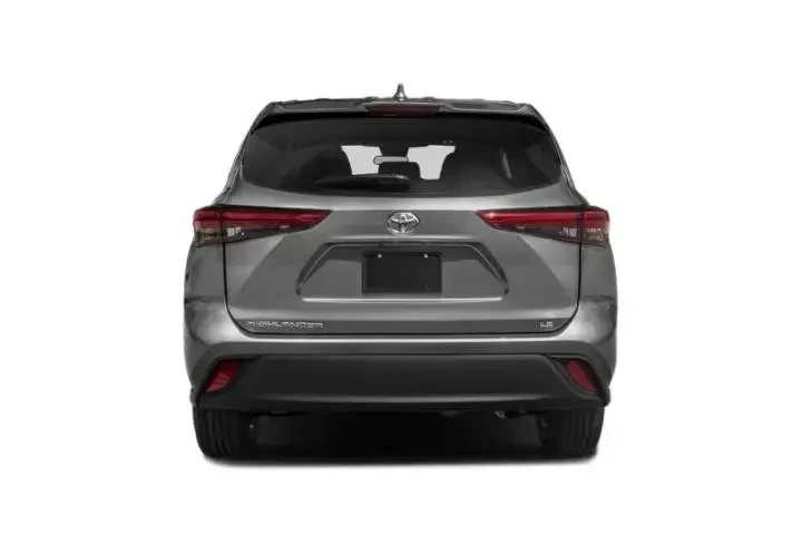 $30993 : Toyota Highlander 2022 LE 4d image 7