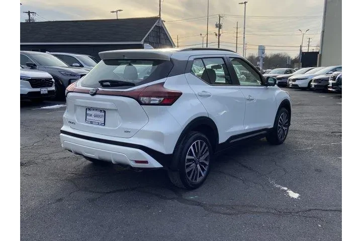$16987 : Nissan Kicks 2024 SR 4dr Cro image 4