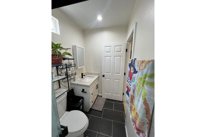 $900 : RENTO CUARTO Y BAÑO image 6