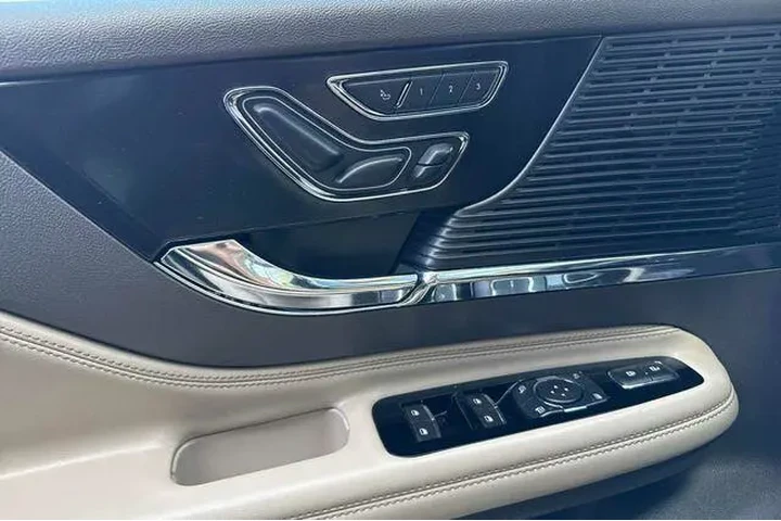 $33596 : Lincoln Corsair 2022 AWD Res image 10