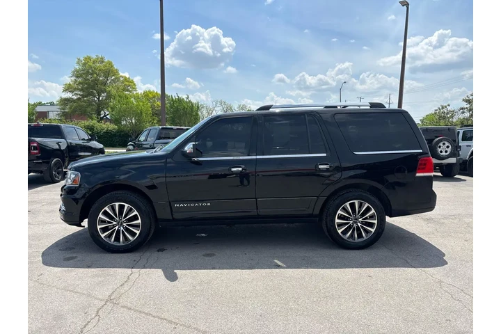 2016 Navigator 4WD 4dr Select image 5