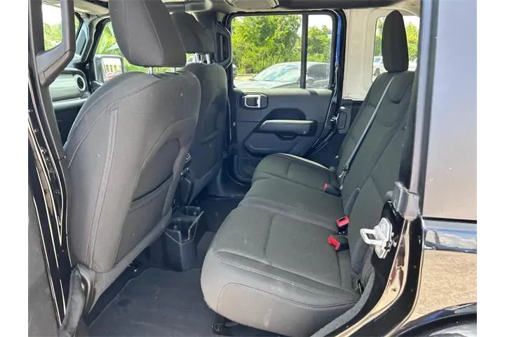 $24739 : Jeep Wrangler Unlimited 2020 image 7