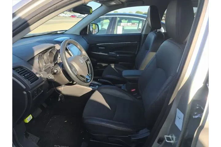 $19108 : Mitsubishi Outlander Sport 2 image 7