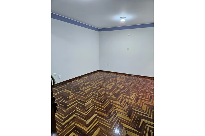 $1800 : 3 dormi  2 baños por Salamanca image 2