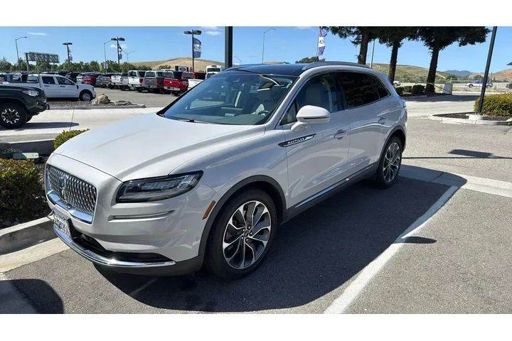 $22950 : Lincoln Nautilus 2021 Reserv image 1