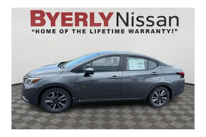 $20893 : Nissan Versa 2025 SV 4dr Sed image 1