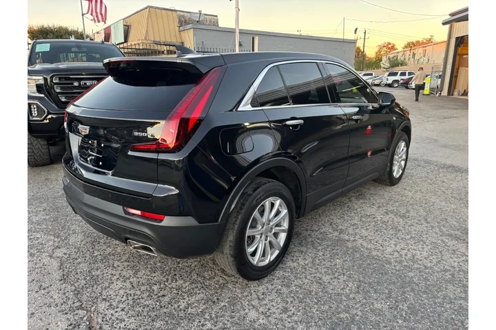 2023 XT4 FWD Luxury image 6