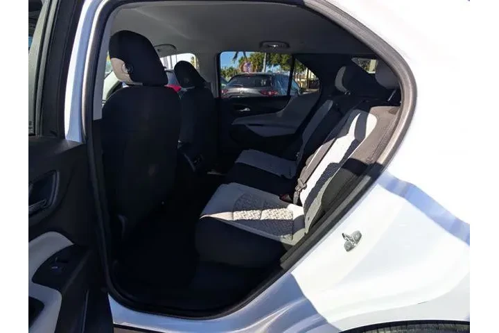 $20097 : Chevrolet Equinox 2024 LS 4d image 9