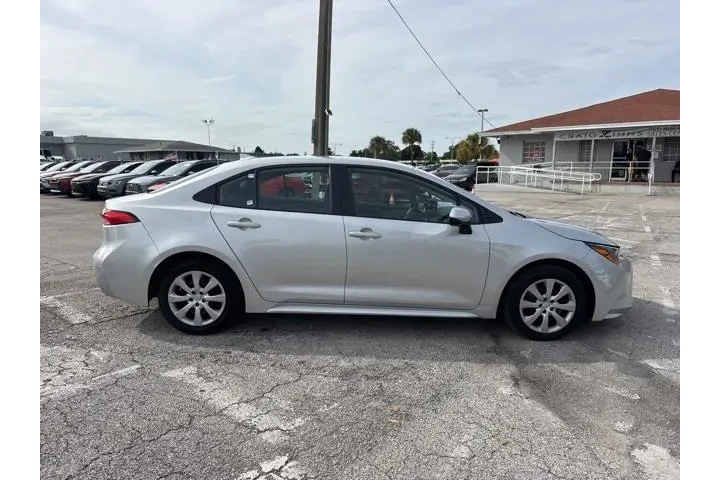 $20488 : Toyota Corolla 2025 LE 4dr S image 2
