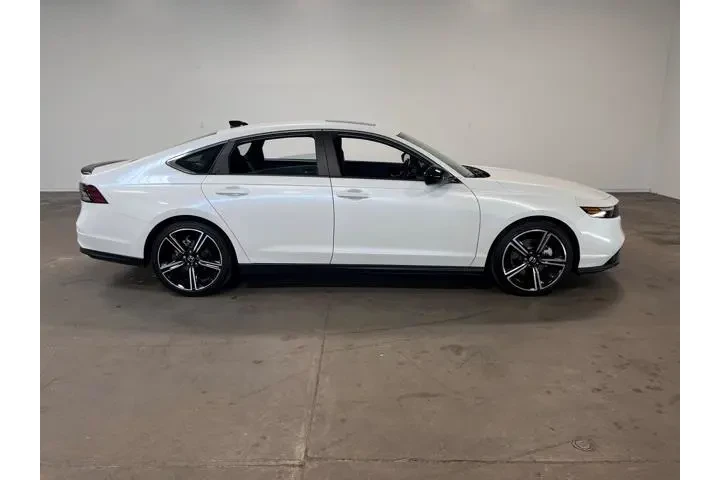 $31878 : Honda Accord Hybrid 2025 Spo image 2