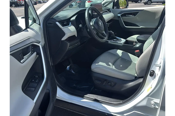 $34288 : 2023 RAV4 Hybrid Limited image 2