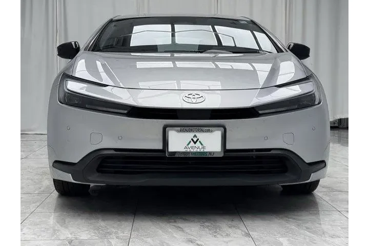 $25900 : Toyota Prius 2024 LE 4dr Hat image 4