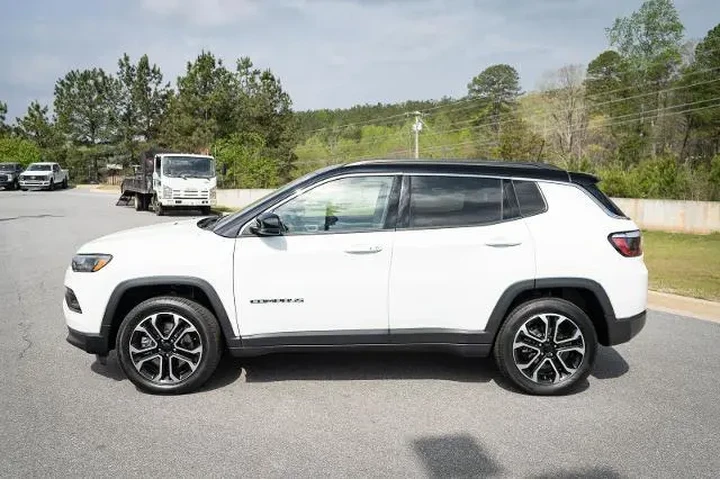 $27987 : Jeep Compass 2024 4x4 Limite image 5