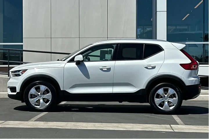 $22900 : Volvo XC40 2022 AWD T5 Momen image 6