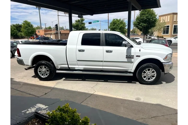 2017 RAM 2500 Laramie Mega Ca image 4