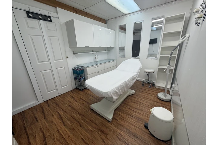 RENT O COMISION HAIR & ROOM image 3