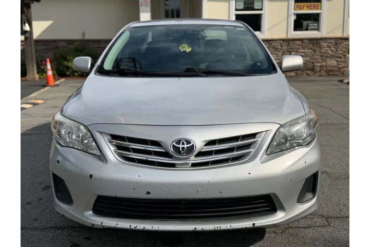 2013 Corolla LE image 3