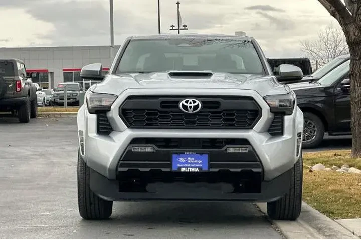 $39995 : Toyota Tacoma 2024 4x4 TRD O image 10