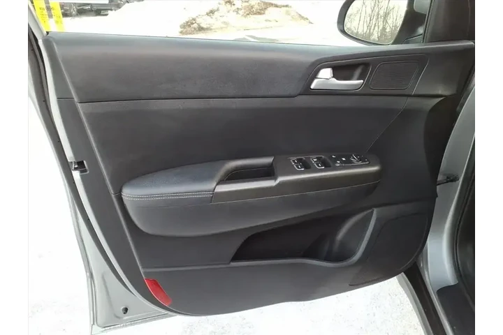 $10888 : Kia Sportage 2020 AWD LX 4dr image 9