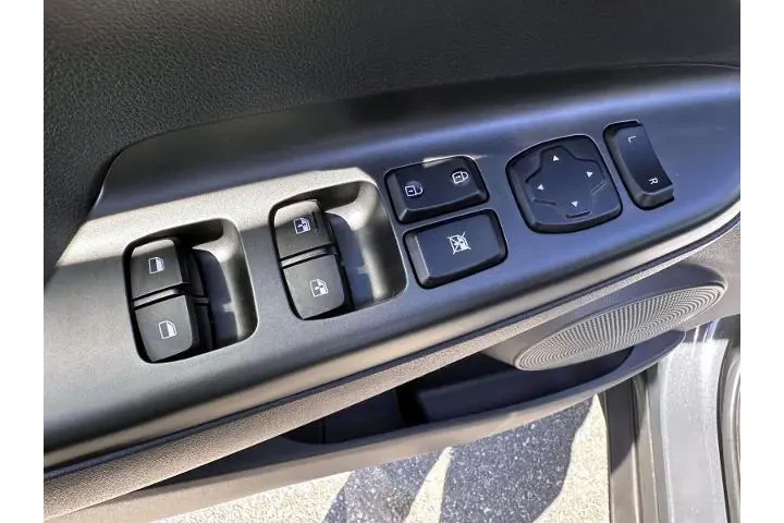 $19888 : Hyundai KONA 2023 AWD SEL 4d image 9