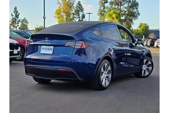 $29506 : Tesla Model Y 2021 AWD Long image 5