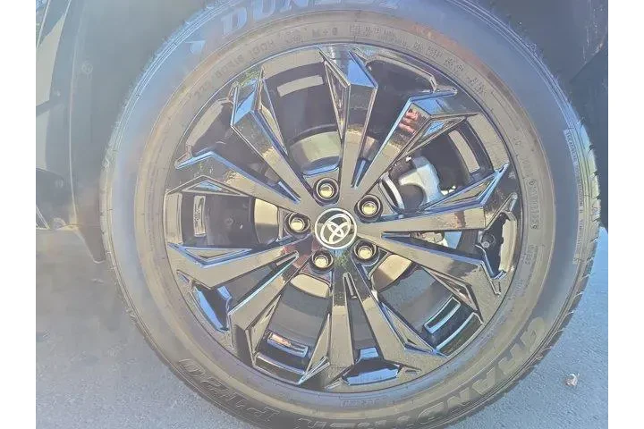 $39995 : Toyota RAV4 Hybrid 2025 AWD image 6