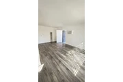 $1980 : 2 Bedroom Apt in James M Wood thumbnail