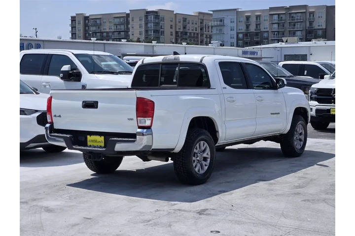 $24996 : Toyota Tacoma 2017 4x4 TRD P image 3