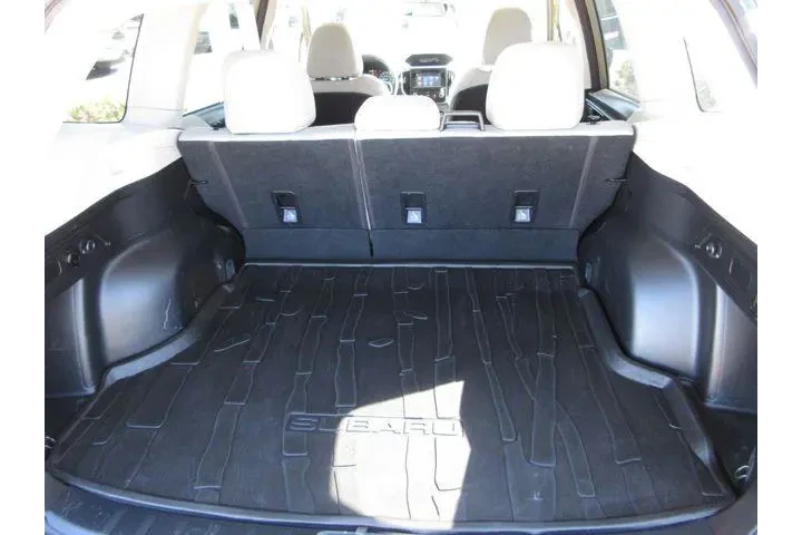 $17439 : Subaru Forester 2019 AWD Bas image 7