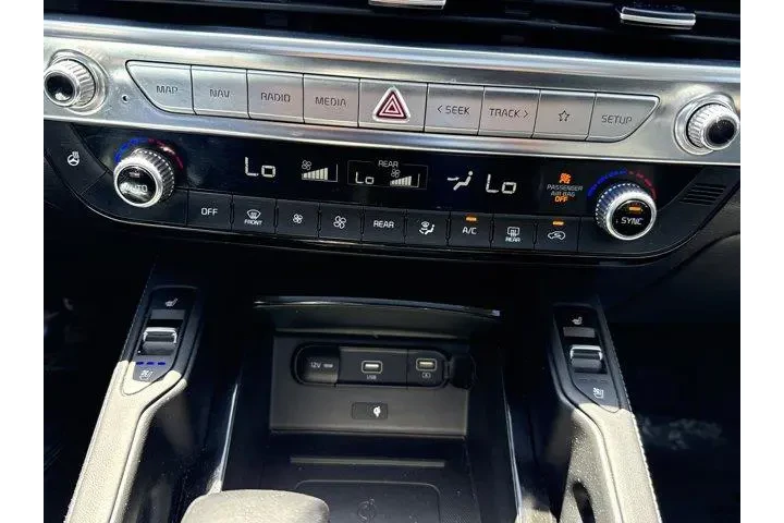 $29979 : Kia Telluride 2021 AWD SX 4d image 2