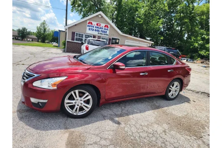$7500 : 2013 Altima 3.5 SL image 1