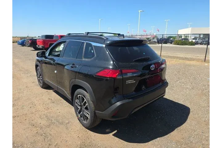 $36900 : Toyota Corolla Cross 2026 XL image 4