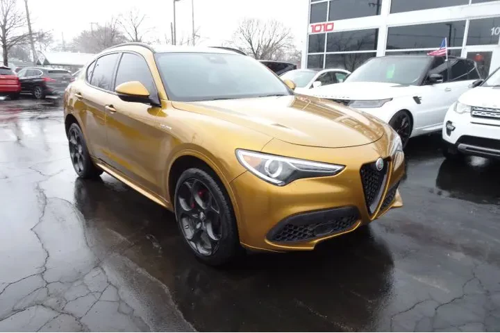 $22995 : 2022 Alfa Romeo Stelvio Veloce image 4