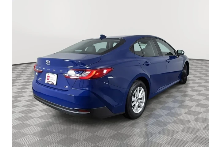 $30000 : Gold Certified 2025 Camry LE image 9