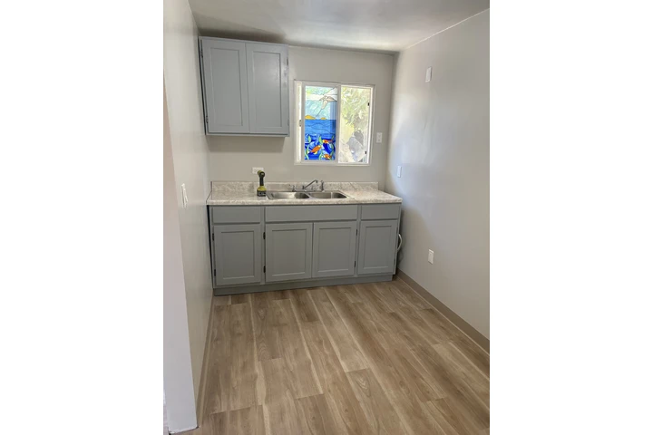 $1250 : Cuarto image 2