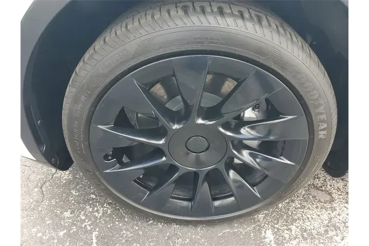 $31990 : Tesla Model Y 2024 Long Rang image 6