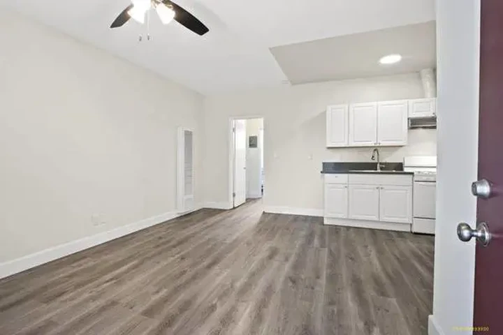 $1950 : 1 Bedroom 1 Bath in Westminste image 2