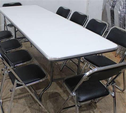 Renta de mesas y sillas image 1