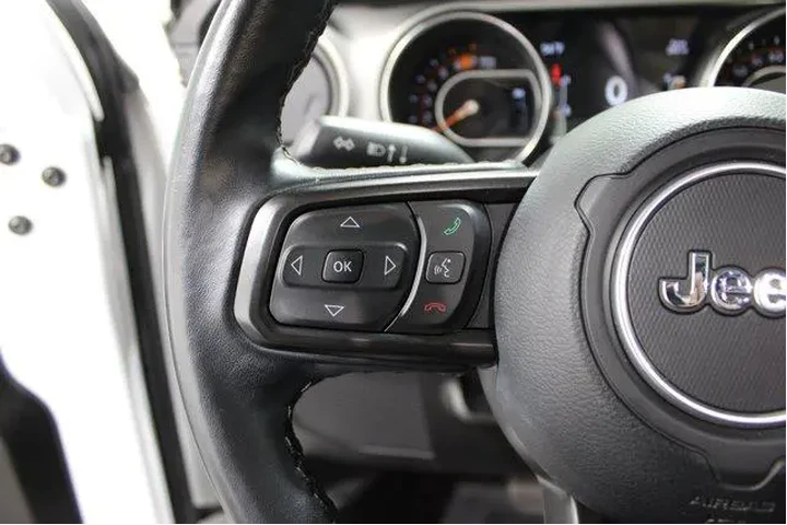 $31982 : Jeep Wrangler 2021 4x4 Willy image 10