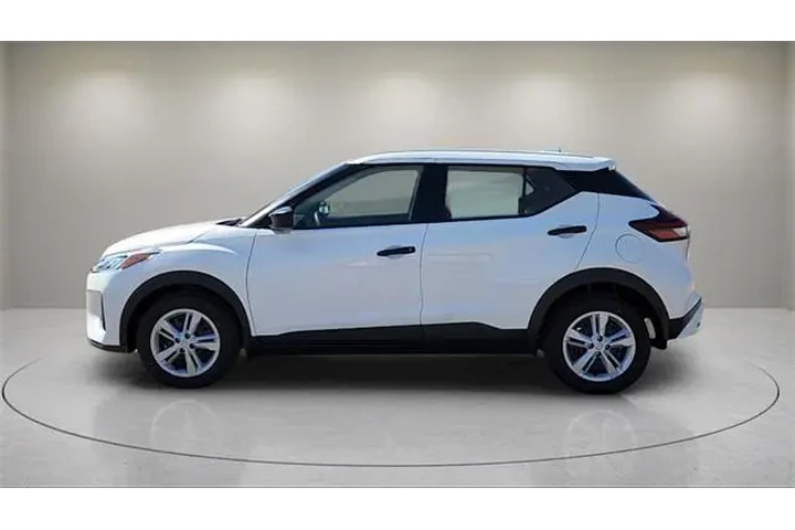 $19384 : Nissan Kicks Play 2025 S 4dr image 4