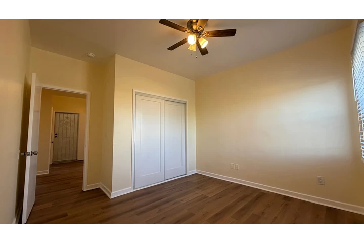 $2200 : Recien remodel0 2 recamaras image 5