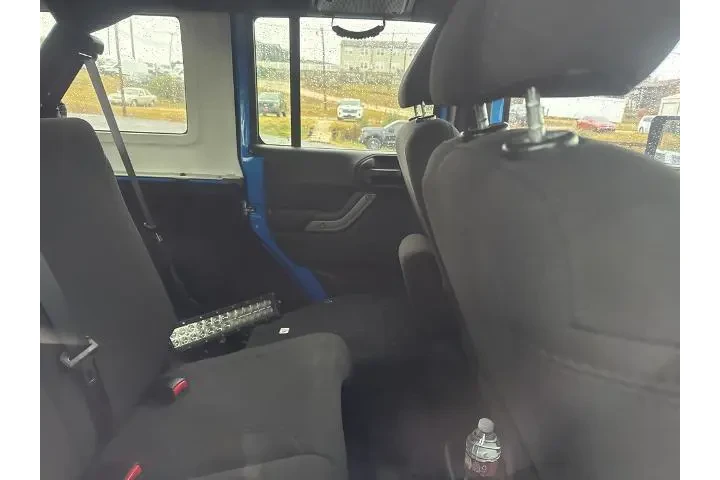 $15988 : Jeep Wrangler Unlimited 2015 image 9