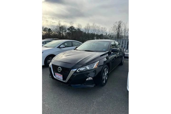 $8000 : Nissan altima 2020 image 1