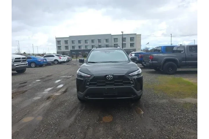 $32900 : Toyota Corolla Cross 2026 LE image 2