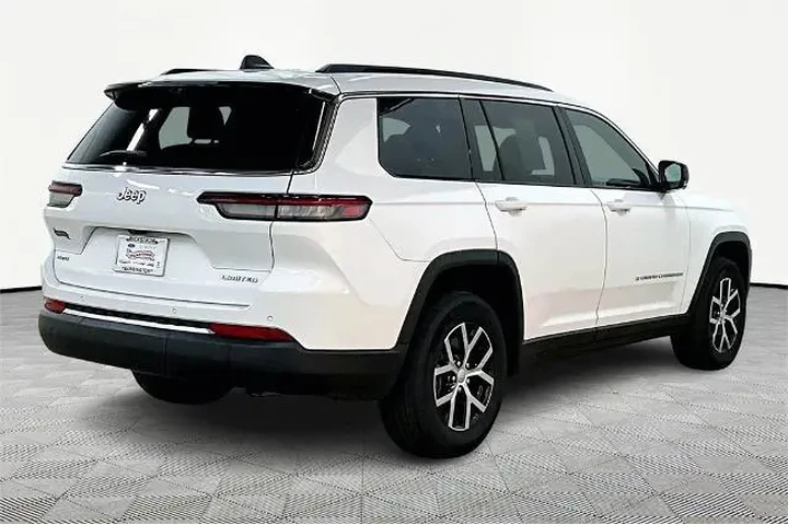 $31490 : Jeep Grand Cherokee L 2024 4 image 2