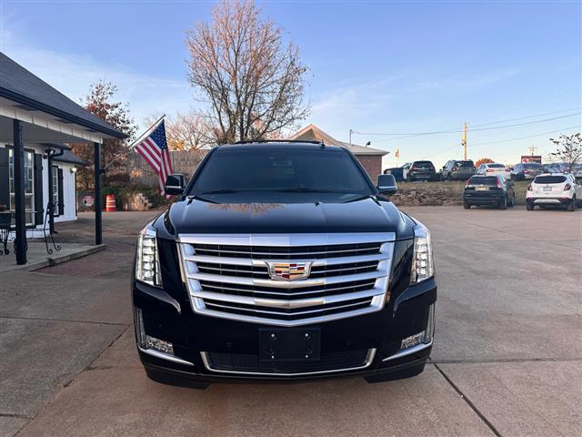 $33695 : 2017 Escalade image 3