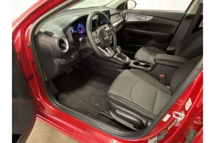 $15585 : Kia Forte 2024 LXS 4dr Sedan image 10