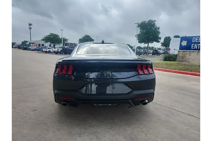 $33998 : Ford Mustang 2024 EcoBoost 2 image 4